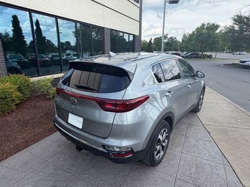 Used 2022 Kia Sportage LX FWD image 3