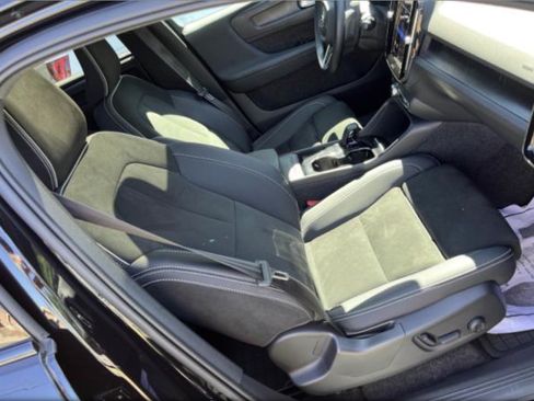 Used 2023 Volvo C40 P8 Recharge Plus w/ Protection Package Premier AWD/4WD image 8