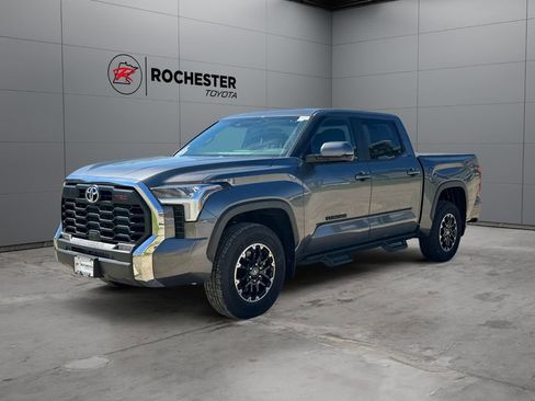 Used 2025 Toyota Tundra SR5 w/ TRD Off-Road Package AWD/4WD image 7