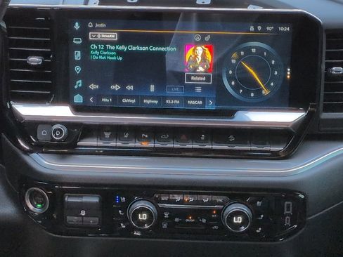 Used 2024 Chevrolet Silverado 2500 High Country w/ Technology Package image 17