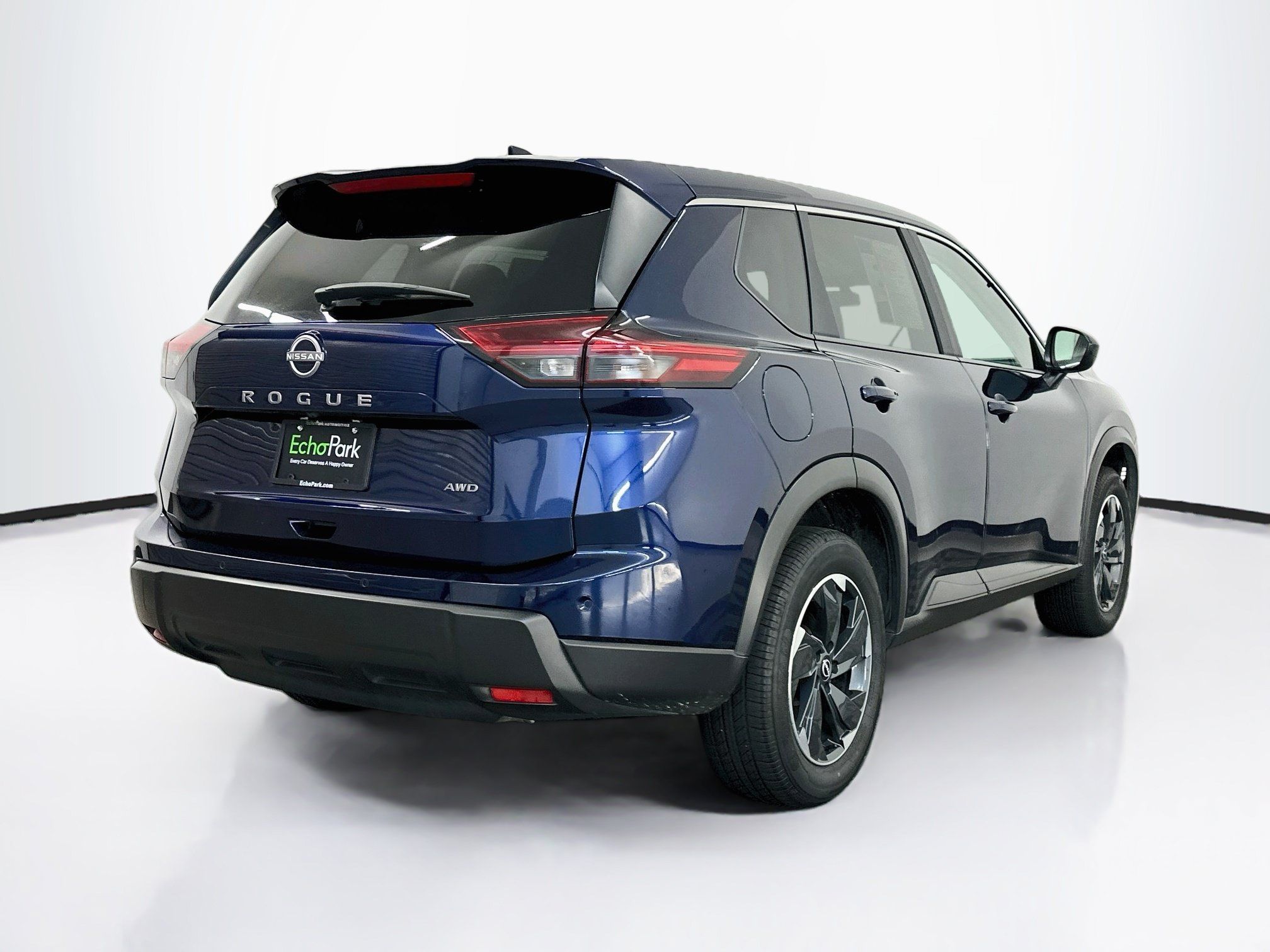 Used 2025 Nissan Rogue SV AWD/4WD image 9