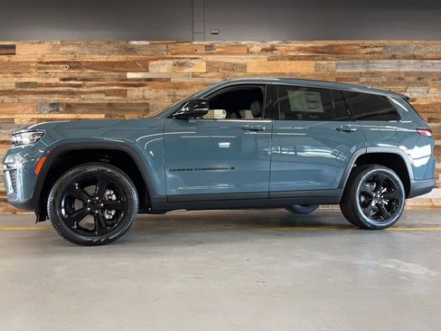 New 2026 Jeep Grand Cherokee L Limited AWD/4WD image 17