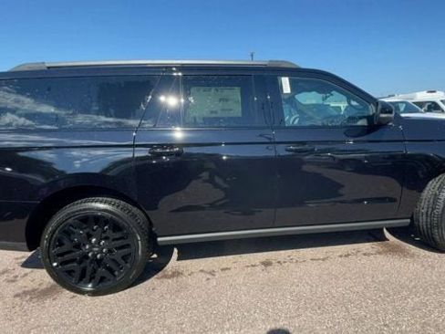 New 2027 Ford Expedition Max Platinum w/ Stealth Performance Package AWD/4WD image 9