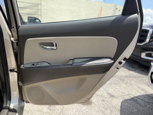 Used 2010 Hyundai Elantra GLS FWD image 20