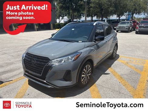 Used 2022 Nissan Kicks SV FWD image 1