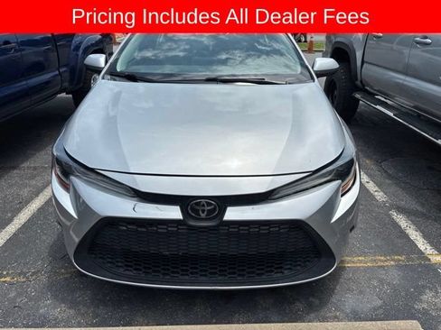 Used 2021 Toyota Corolla LE FWD image 2