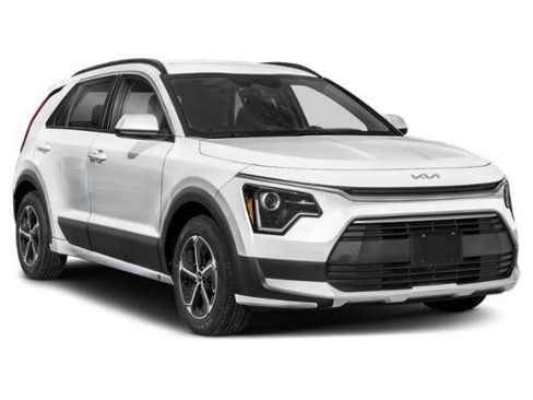 Certified 2024 Kia Niro LX image 9