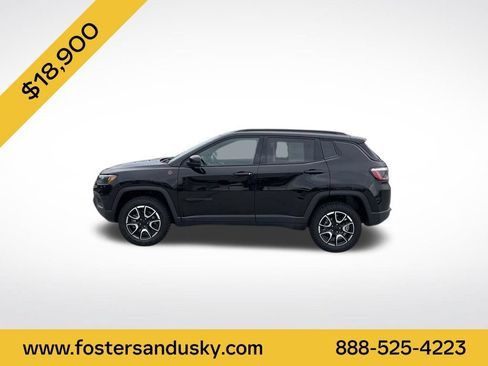 Used 2024 Jeep Compass Trailhawk AWD/4WD image 2