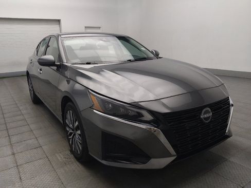 Used 2023 Nissan Altima 2.5 SV w/ SV Premium Package AWD/4WD image 13