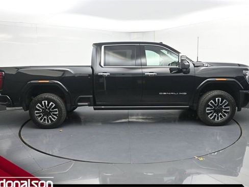 New 2026 GMC Sierra 2500 Denali Ultimate w/ LPO, Black Badging Package image 2