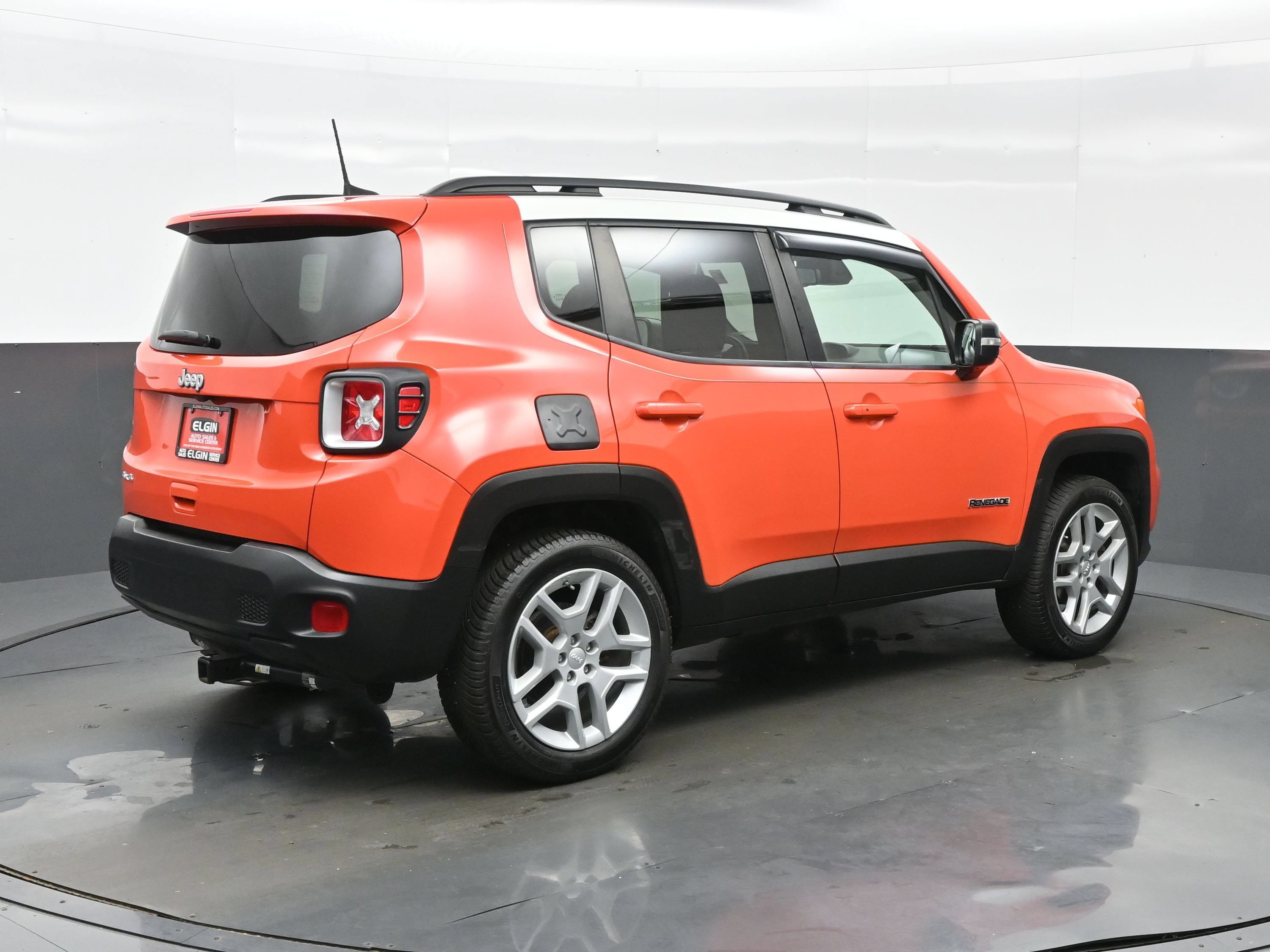Used 2021 Jeep Renegade Latitude AWD/4WD image 6