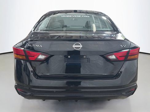 Used 2024 Nissan Altima 2.5 SV FWD image 8