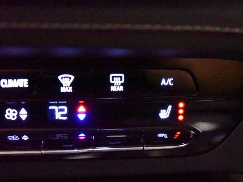 Used 2023 Buick Envision Preferred w/ Sport Touring Package image 23