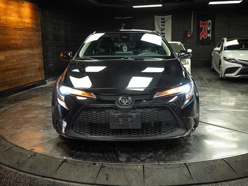 Used 2020 Toyota Corolla LE image 4