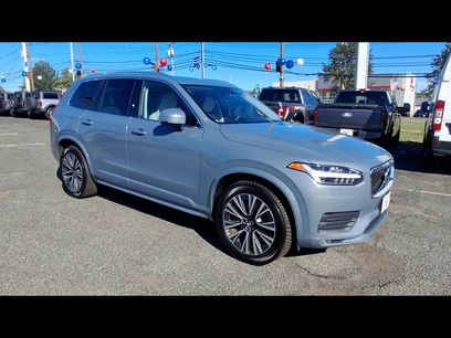 Used 2022 Volvo XC90 T6 Momentum w/ Climate Package