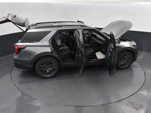 Used 2025 Ford Explorer ST-Line w/ ST-Line Street Pack AWD/4WD image 64