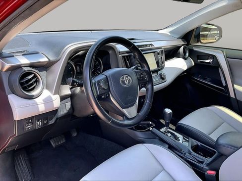 Used 2018 Toyota RAV4 Limited FWD image 17