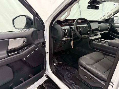 New 2026 Ford Expedition Active image 39