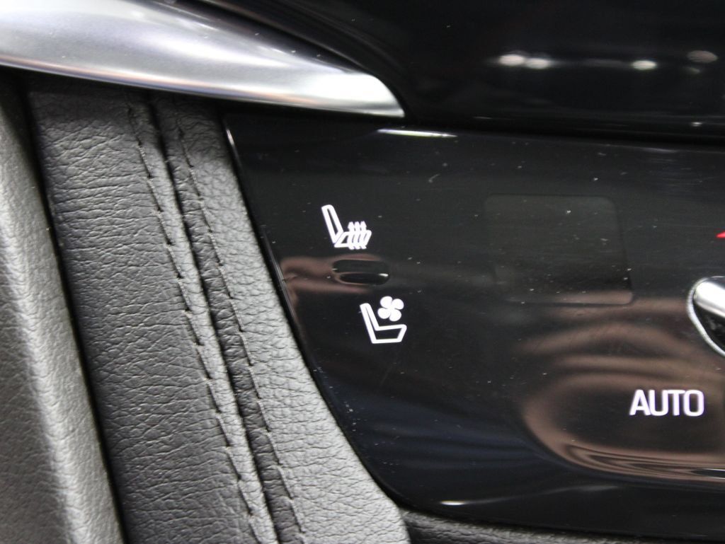 Used 2022 Cadillac XT6 Sport w/ Technology Package AWD/4WD image 65