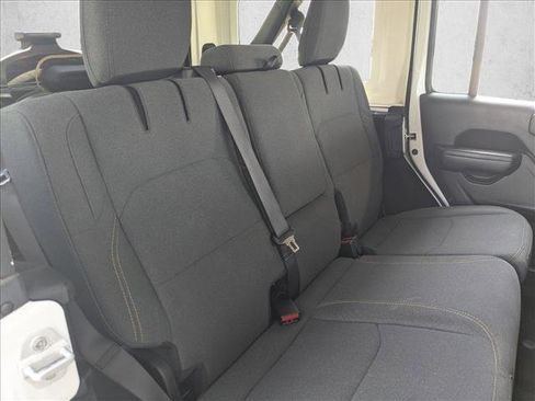 Used 2024 Jeep Wrangler Unlimited AWD/4WD image 19