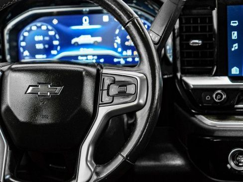 Used 2022 Chevrolet Silverado 1500 LT Trail Boss image 17