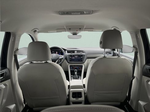 Used 2022 Volkswagen Tiguan SE image 13