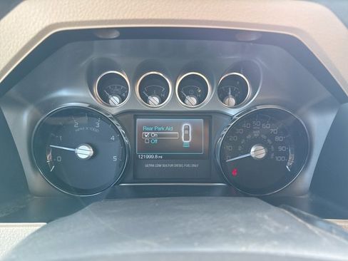 Used 2014 Ford F250 Lariat w/ Lariat Interior Package image 17