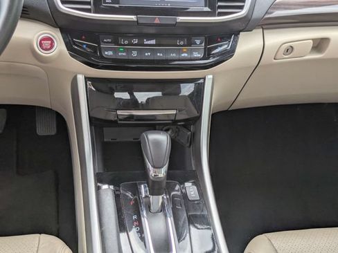 Used 2017 Honda Accord EX-L image 19