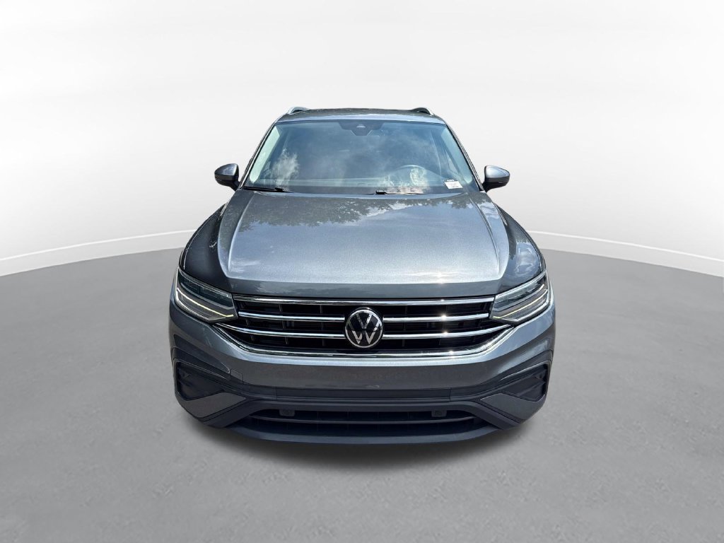Used 2023 Volkswagen Tiguan SE FWD image 3