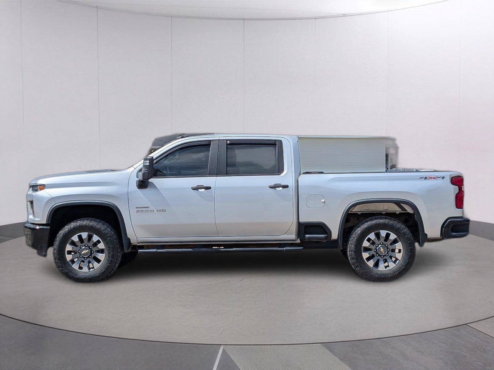 Used 2022 Chevrolet Silverado 2500 Custom w/ Custom Value Package AWD/4WD image 2