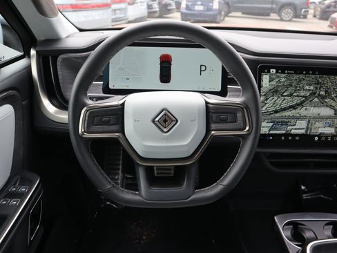 Used 2023 Rivian R1S Launch Edition image 10