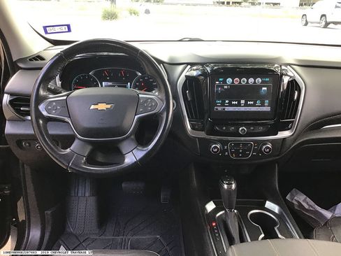 Used 2019 Chevrolet Traverse LT w/ LT Premium Package AWD/4WD image 13