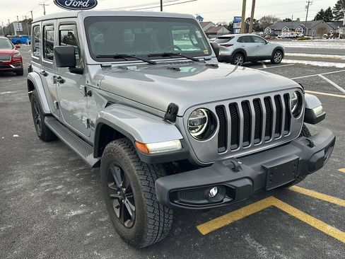 Used 2021 Jeep Wrangler Unlimited Sahara image 3