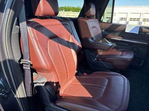 Used 2024 Ford Expedition Max Limited AWD/4WD image 14