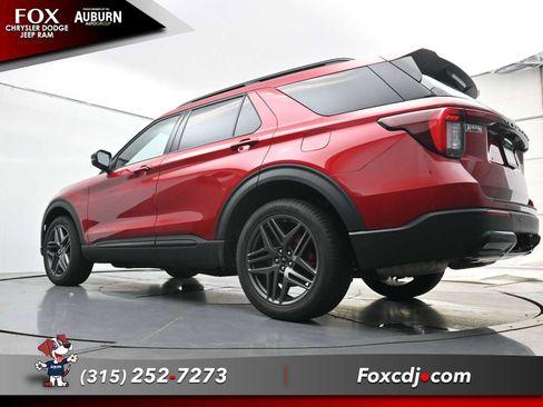 Used 2025 Ford Explorer ST-Line w/ ST-Line Street Pack AWD/4WD image 23