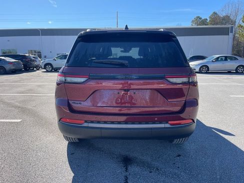New 2026 Jeep Grand Cherokee Altitude image 5