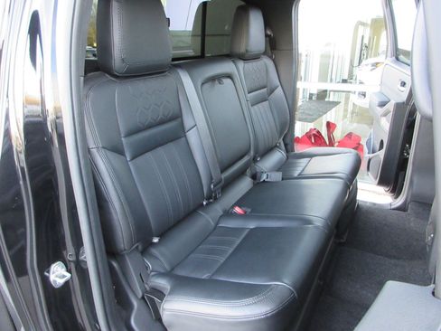 Used 2022 Nissan Frontier PRO-4X w/ Pro-4X Premium Package image 22