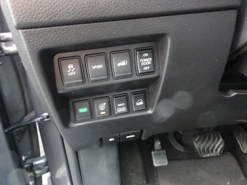 Used 2015 Nissan Rogue SL w/ SL Premium Package image 12