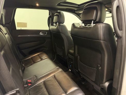 Used 2018 Jeep Grand Cherokee Limited image 13