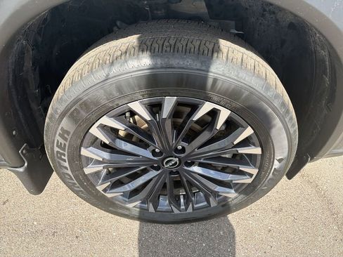 Certified 2025 Nissan Rogue SL w/ Tech Package AWD/4WD image 14