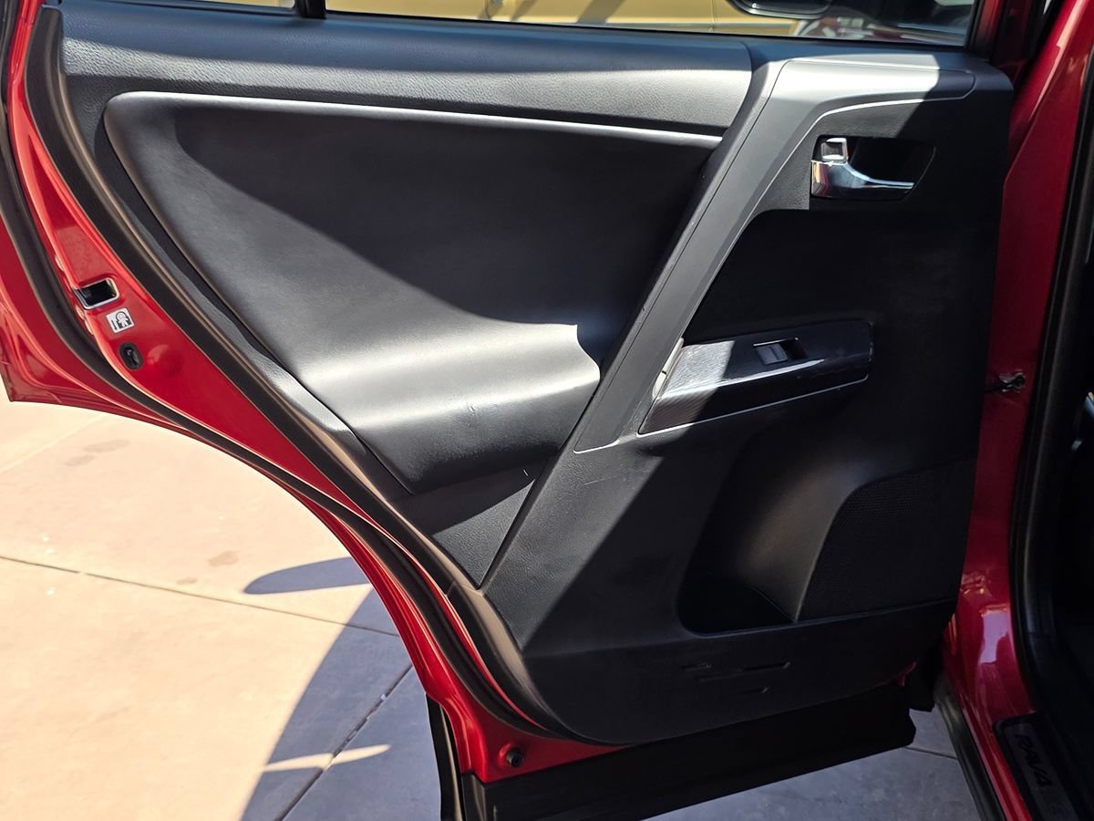 Used 2017 Toyota RAV4 SE FWD image 28