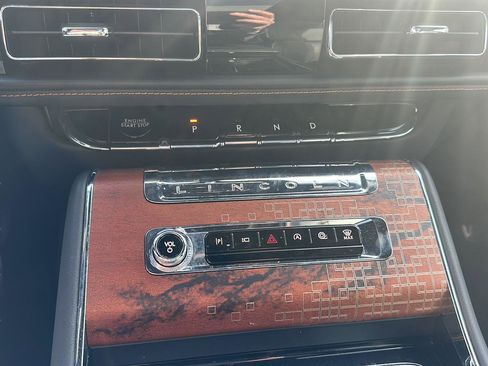 Used 2025 Lincoln Aviator Black Label w/ Jet Appearance Package image 20