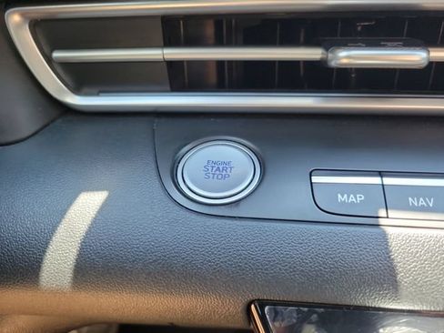 Used 2021 Hyundai Elantra Limited FWD image 27