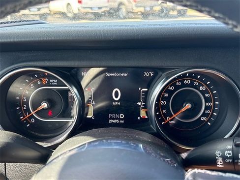 Used 2020 Jeep Wrangler Unlimited Sahara image 22