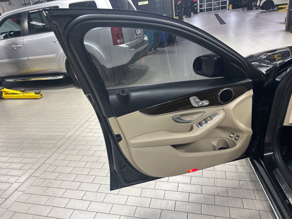 Used 2018 Mercedes-Benz C 350e Sedan image 18