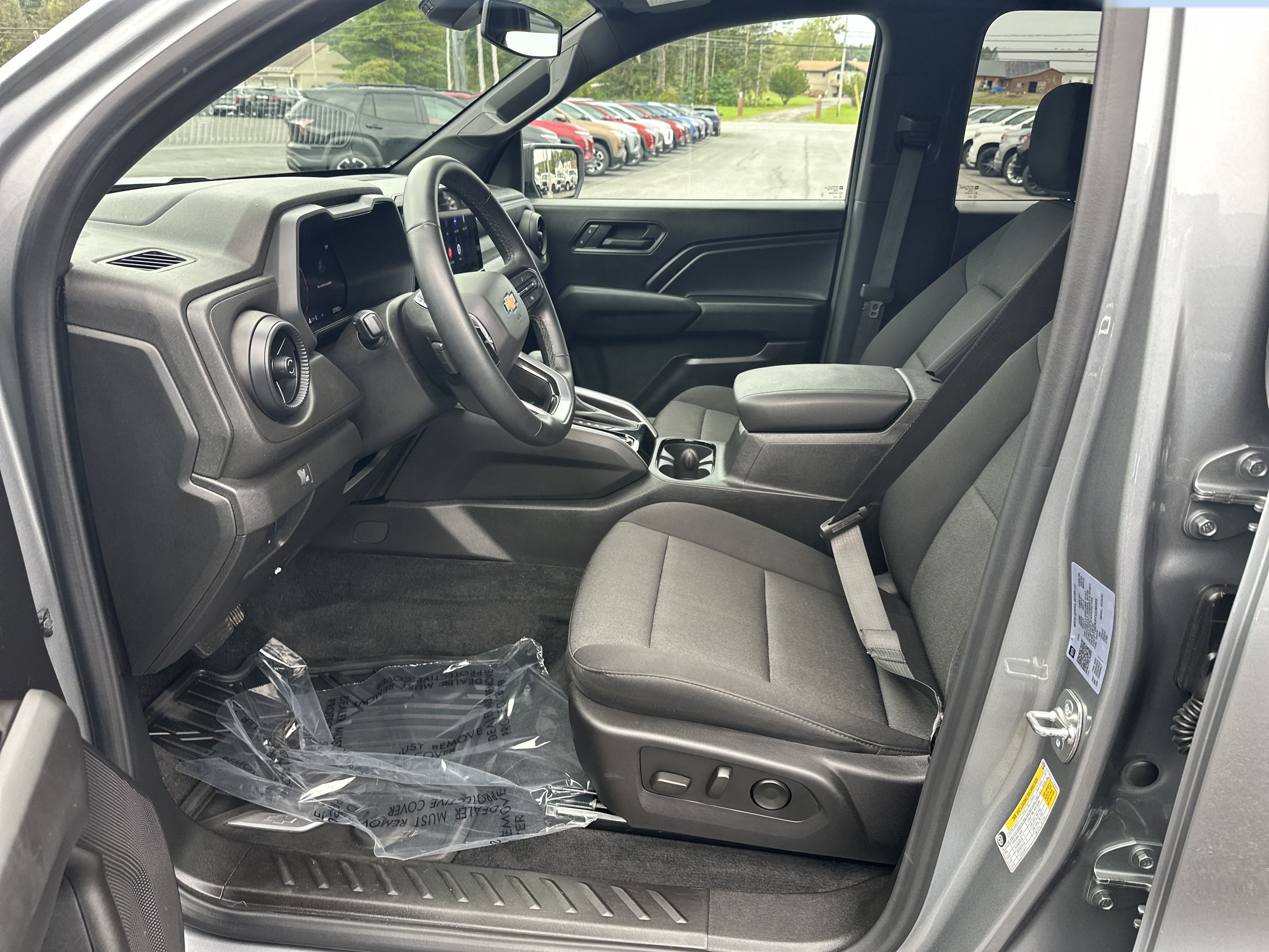 Certified 2026 Chevrolet Colorado W/T w/ WT Custom Package AWD/4WD image 9
