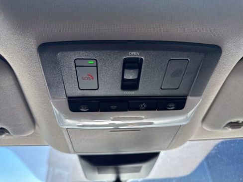 Used 2024 Nissan Sentra SR w/ SR Premium Package image 23