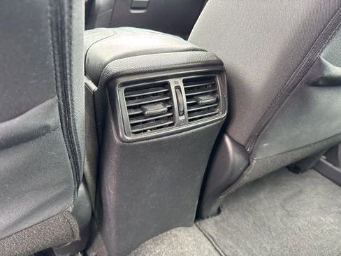 Used 2018 Nissan Rogue S image 19