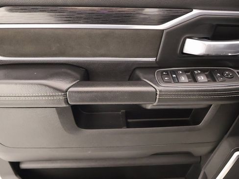 Used 2024 RAM 2500 Laramie w/ Sport Appearance Package image 16