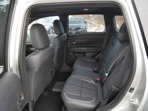 Used 2022 Mitsubishi Outlander SEL image 11